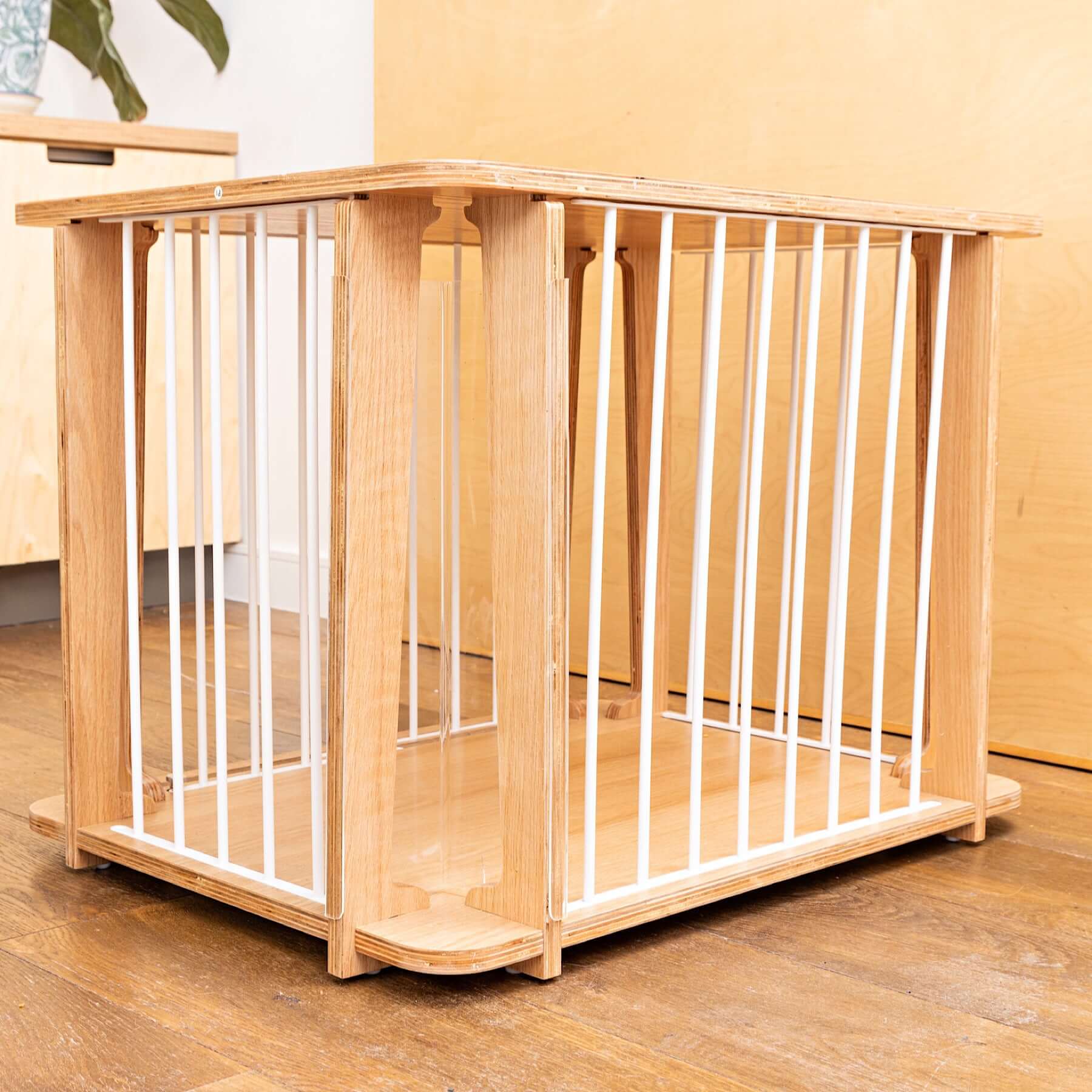 Puppy crate with elevated floor best sale